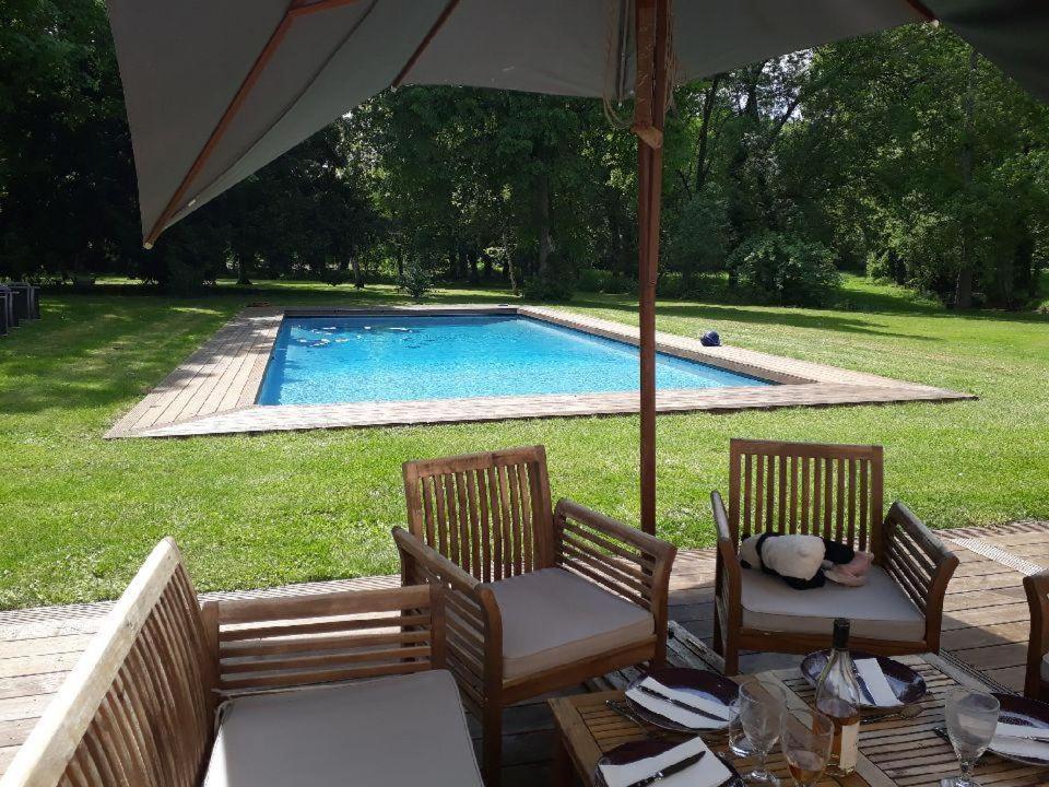Le Parc Des Aubiers Bed & Breakfast Brion  Bagian luar foto